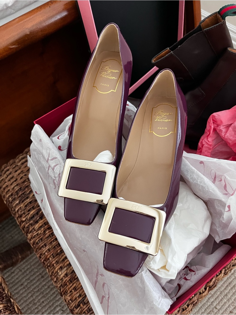 NWT Roger Vivier Plum/Eggplant Patent Leather Buckle Pumps 45mm size 36.5 w box